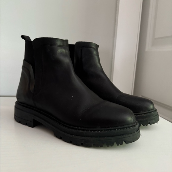 Steve Madden Chelsea Boot - Picture 6 of 6
